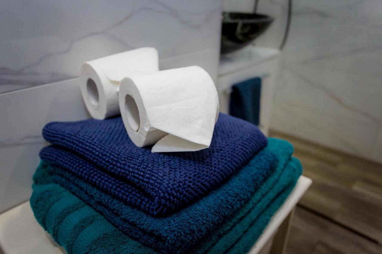 Centrum Red Apartament Apartment Walbrzych Ngoại thất bức ảnh